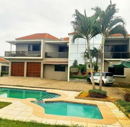 Vende-se Duplex Tipo 4 na Matola