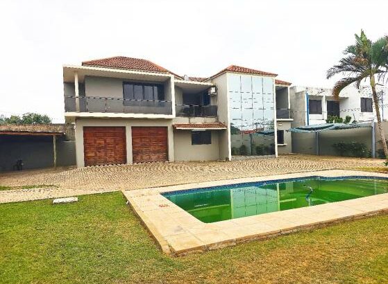 Vende-se Duplex Tipo 4 na Matola