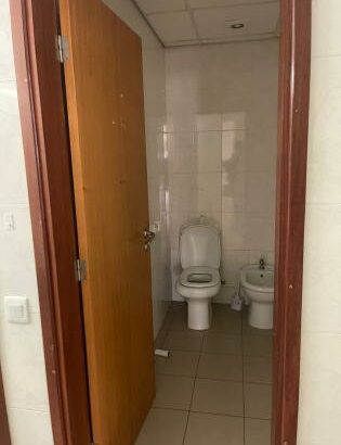 Arrenda-se escritório no edifício jat