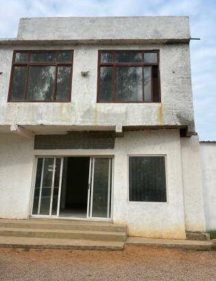 Arrenda-se edifício comercial recém construído no bairro Chiango