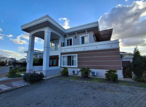 Vende-se uma moradia duplex tipo 4 na matola no condomínio Garden park