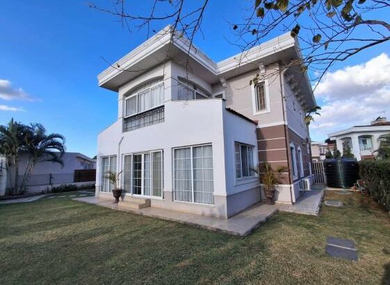Vende-se uma moradia duplex tipo 4 na matola no condomínio Garden park