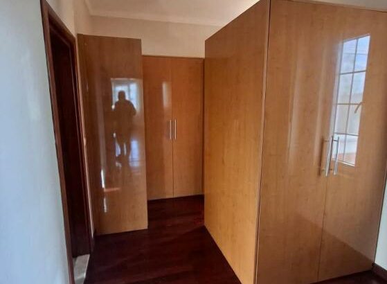 Vende-se uma moradia duplex tipo 4 na matola no condomínio Garden park