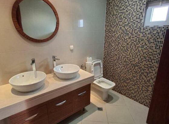 Vende-se uma moradia duplex tipo 4 na matola no condomínio Garden park