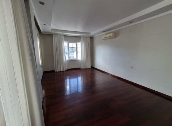 Vende-se uma moradia duplex tipo 4 na matola no condomínio Garden park