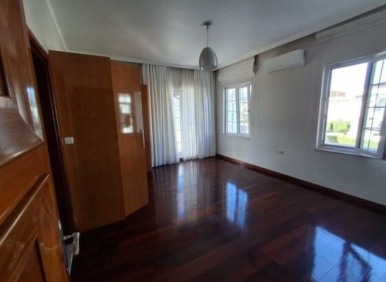 Vende-se uma moradia duplex tipo 4 na matola no condomínio Garden park