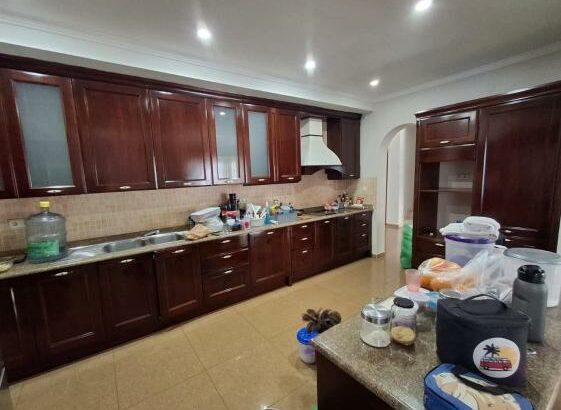 Vende-se uma moradia duplex tipo 4 na matola no condomínio Garden park
