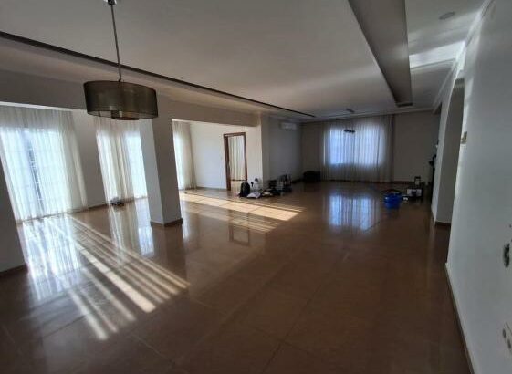Vende-se uma moradia duplex tipo 4 na matola no condomínio Garden park