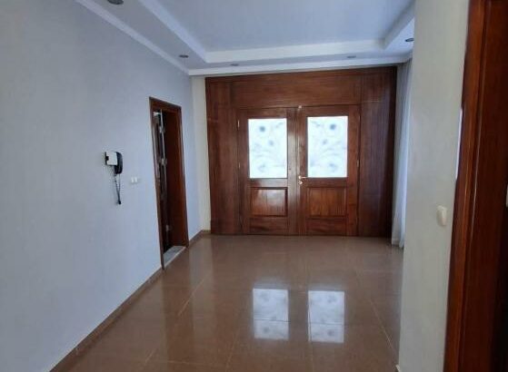 Vende-se uma moradia duplex tipo 4 na matola no condomínio Garden park