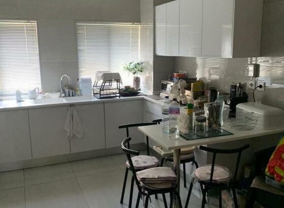 Arrenda-se um apartamento tipo 3 mobilado no condomínio the palm na Sommerschield 2 na Av.  Julius Nyerere