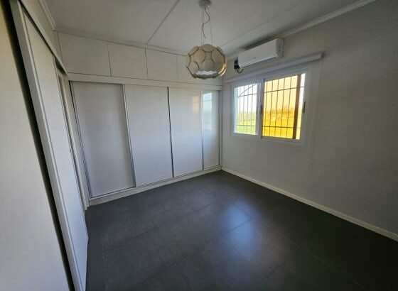 Arrenda-se e Vende-se apartamento T3 quarto suíte,  equipada no condomínio casa jovem, costa do sol.