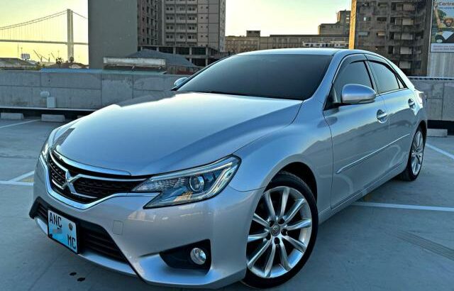 Vende-se Toyota Mark x 2014 recém chegado
