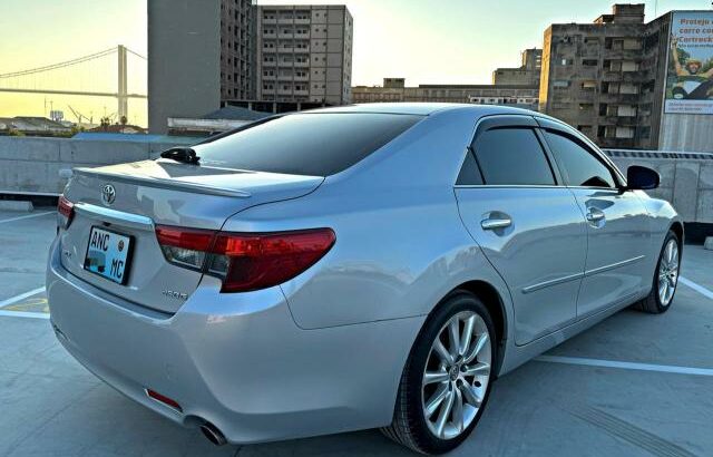 Vende-se Toyota Mark x 2014 recém chegado