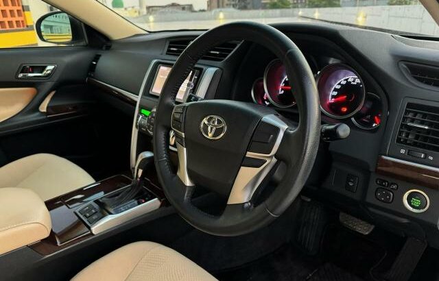 Vende-se Toyota Mark x 2014 recém chegado
