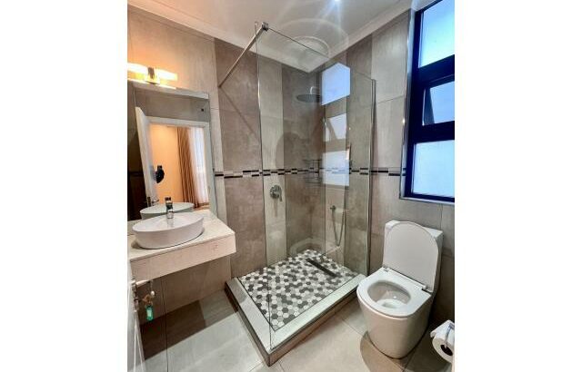 Vende-se Luxuosa Moradia T4 no condomínio Tulipas