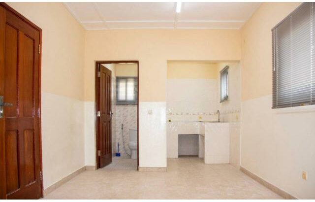 Venda de Padaria com residencia Matola 700