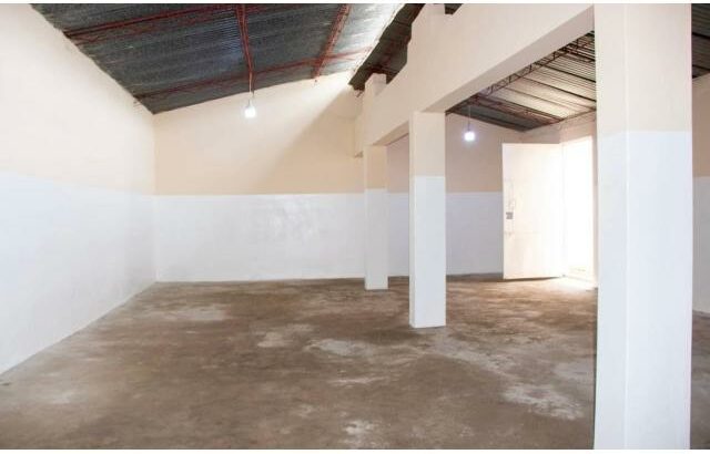 Venda de Padaria com residencia Matola 700