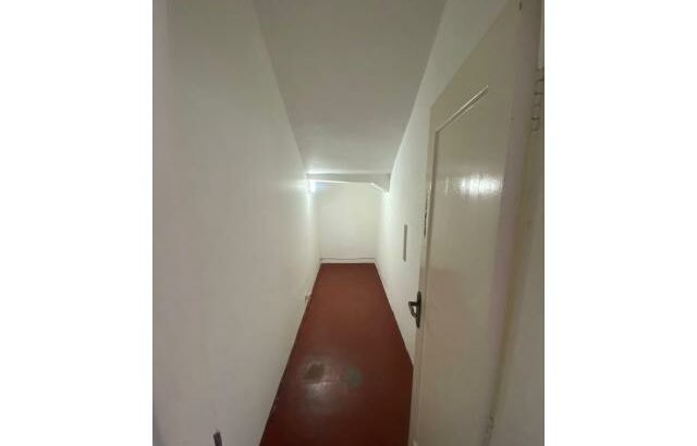 ARRENDA-SE MORADIA GEMINADA T3, BAIRRO DA SOMMERSCHIELD PRÓXIMO A AV. MAO TSE TUNG. DA SOMM