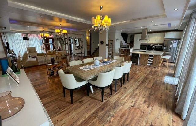 Arrenda-se Luxuosa Moradia T4 Mobilada no Triunfo