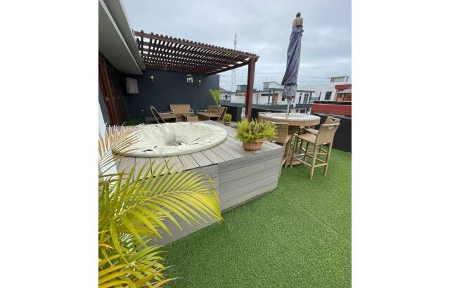 Arrenda-se Luxuosa Moradia T4 Mobilada no Triunfo