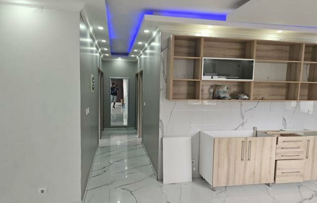 Arrenda-se Luxuosa Vivenda T3 no condomínio Queens village na Matola