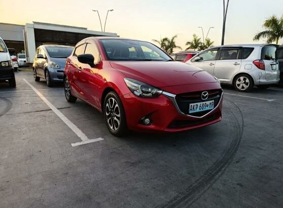 Mazda Demio diferença