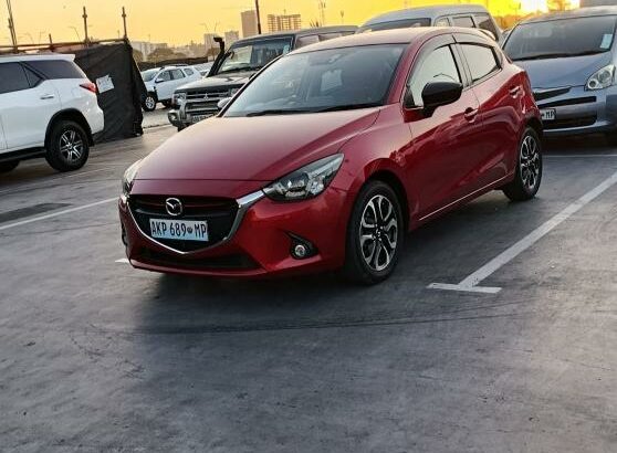 Mazda Demio diferença