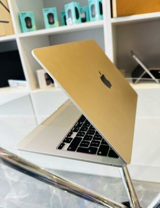 Apple MacBook Air 2022 M2 Semi Novo SHIP M2,8GB Ram 256 GB SSD Display :⁠13.6”,Retina,Resolution: (2560×1440),Bateria 100%,Carregador incluso,Estado N