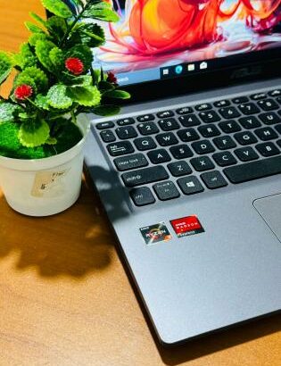 ASUS Vivobook 15 AMD Ryzen 3 3250U 15.6” 8GB RAM 256GB SSS Radeon Graphics 2GB