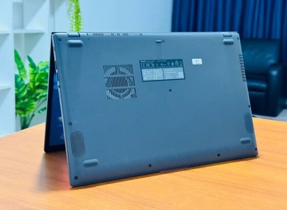 ASUS Vivobook 15 AMD Ryzen 3 3250U 15.6” 8GB RAM 256GB SSS Radeon Graphics 2GB