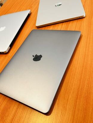 Atenção à Promoção de MacBooks IOS 4A Apple MacBook Air 2022 M2 Semi Novo SHIP M2,8GB Ram 256 GB SSD Display :⁠13.6”,Retina,Resolution: (2560×1440),Ba