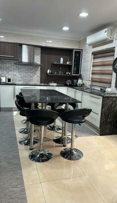 CASA NO CONDOMÍNIO BELA VISTA T4 NA SOMMERSCHILD 2 PARA ARRENDAR