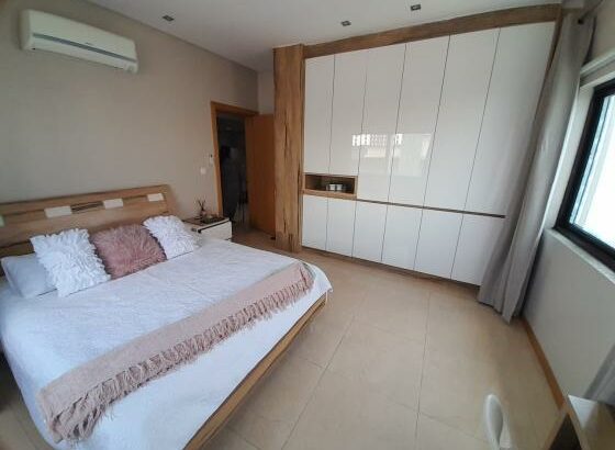 CASA NO CONDOMÍNIO BELA VISTA T4 NA SOMMERSCHILD 2 PARA ARRENDAR