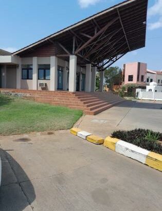 CASA NO CONDOMÍNIO BELA VISTA T4 NA SOMMERSCHILD 2 PARA ARRENDAR