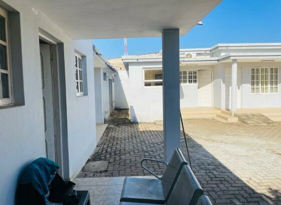 CLÍNICA Com Todos Equipamentos NO TERRENO DE 20/ 50 ZONA CMC