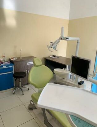 CLÍNICA Com Todos Equipamentos NO TERRENO DE 20/ 50 ZONA CMC