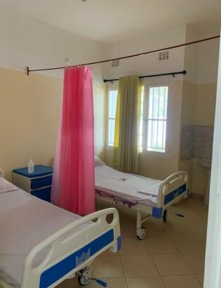 CLÍNICA Com Todos Equipamentos NO TERRENO DE 20/ 50 ZONA CMC