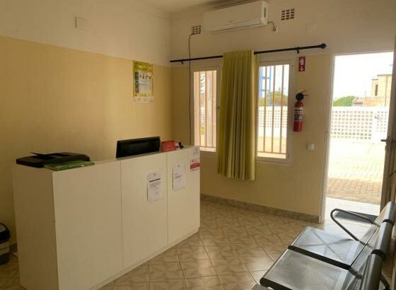 CLÍNICA Com Todos Equipamentos NO TERRENO DE 20/ 50 ZONA CMC