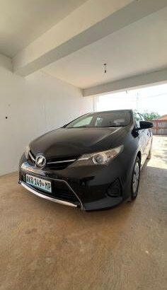 Toyota Auris 2014 Recém importado