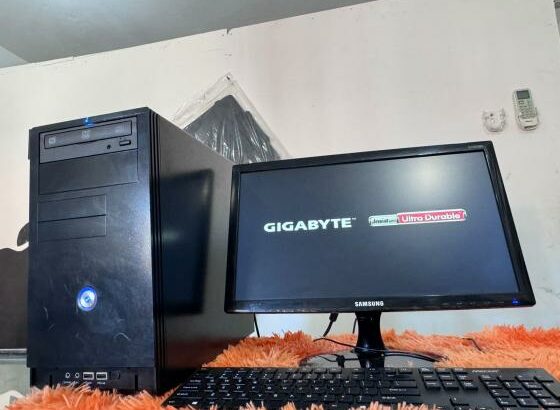 Desktop i3 4th 500GB 4GB Minitor 19”