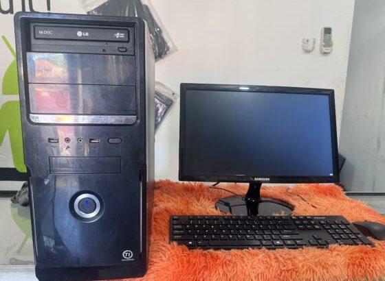 Desktop i5 3th 500GB 4GB RAM Monitor 19”