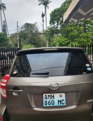 Toyota RAV4 2010 com Sunroof