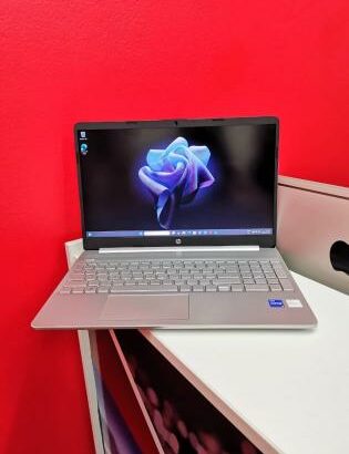 HP 15s i5 11th 16GB RAM 512GB 15.6”