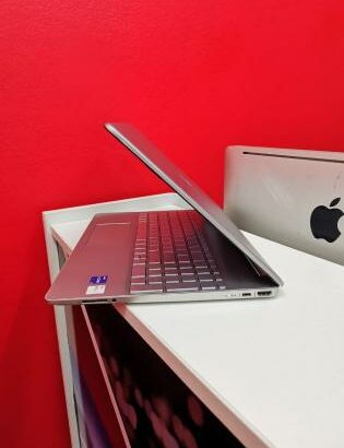 HP 15s i5 11th 16GB RAM 512GB 15.6”