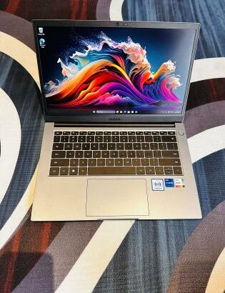 Huawei MateBook, *12th Gen Intel(R) Core(TM) i7-1260P (16 CPUs) 2.10GHz* 16GB DDR5 SDRAM 3200MHz, 512GB SSD M.2 NVMe PCIe 4.0, Ecrã 14” IPS FHD Displa