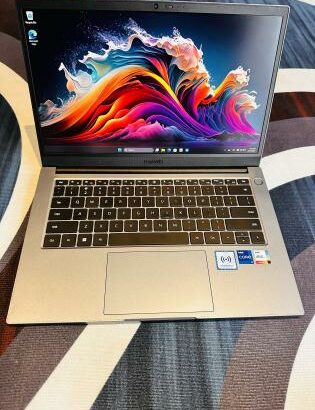 Huawei MateBook, *12th Gen Intel(R) Core(TM) i7-1260P (16 CPUs) 2.10GHz* 16GB DDR5 SDRAM 3200MHz, 512GB SSD M.2 NVMe PCIe 4.0, Ecrã 14” IPS FHD Displa