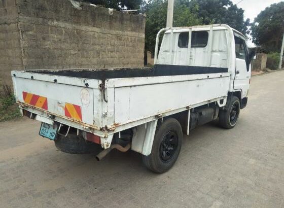 Toyota dyna a 255 mil
Liga 844150330