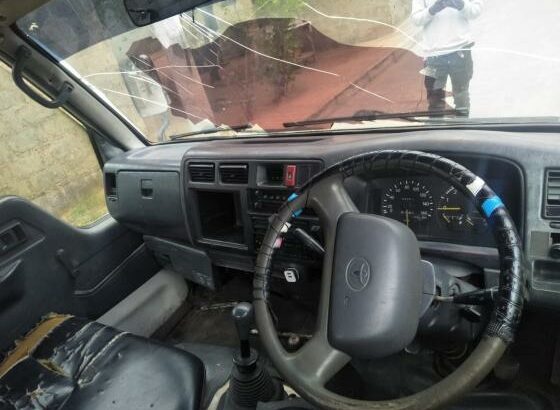 Toyota dyna a 255 mil
Liga 844150330