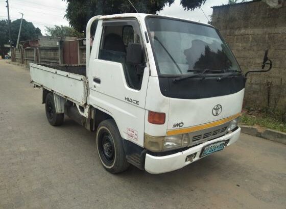 Toyota dyna a 255 mil
Liga 844150330