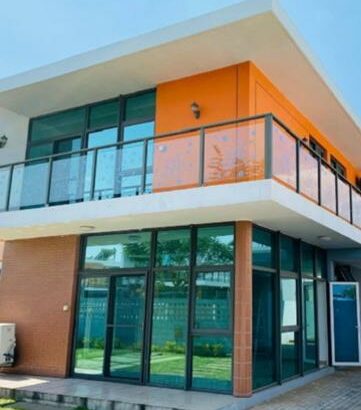 Moradia Independente T3+1 no Condomínio Vila Sol 2 localizado no triunfo Costa do sol